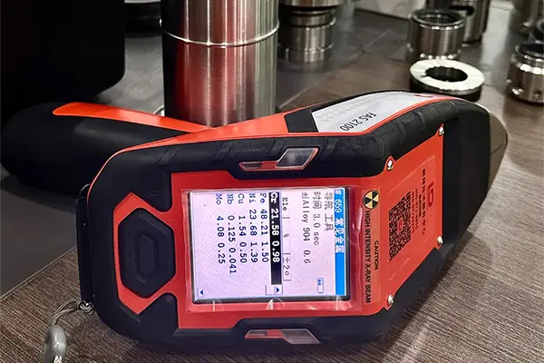 Russian CEO Visits GW SEAL’s Manufacturing Facility